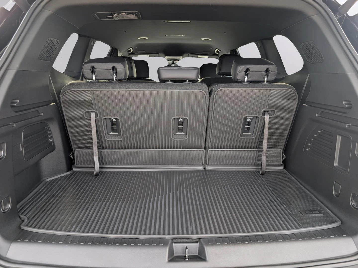 New 2026 Ebony Twilight Metallic GMC Elevation image 9
