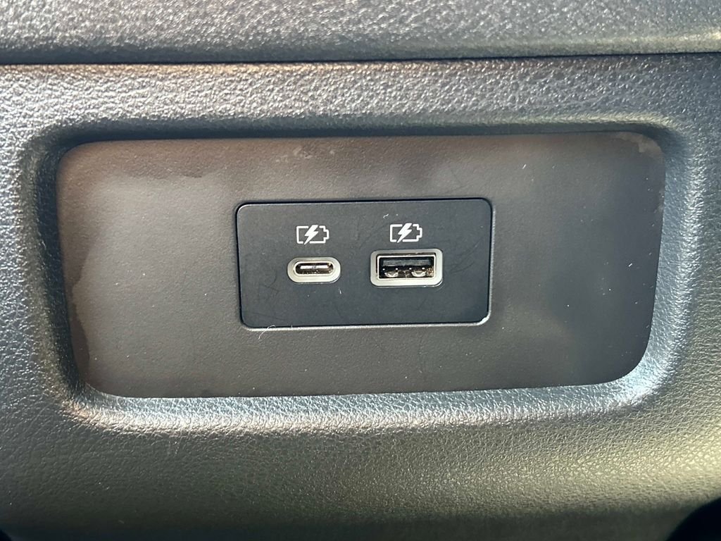 Used 2022 Blue Nissan SL image 18