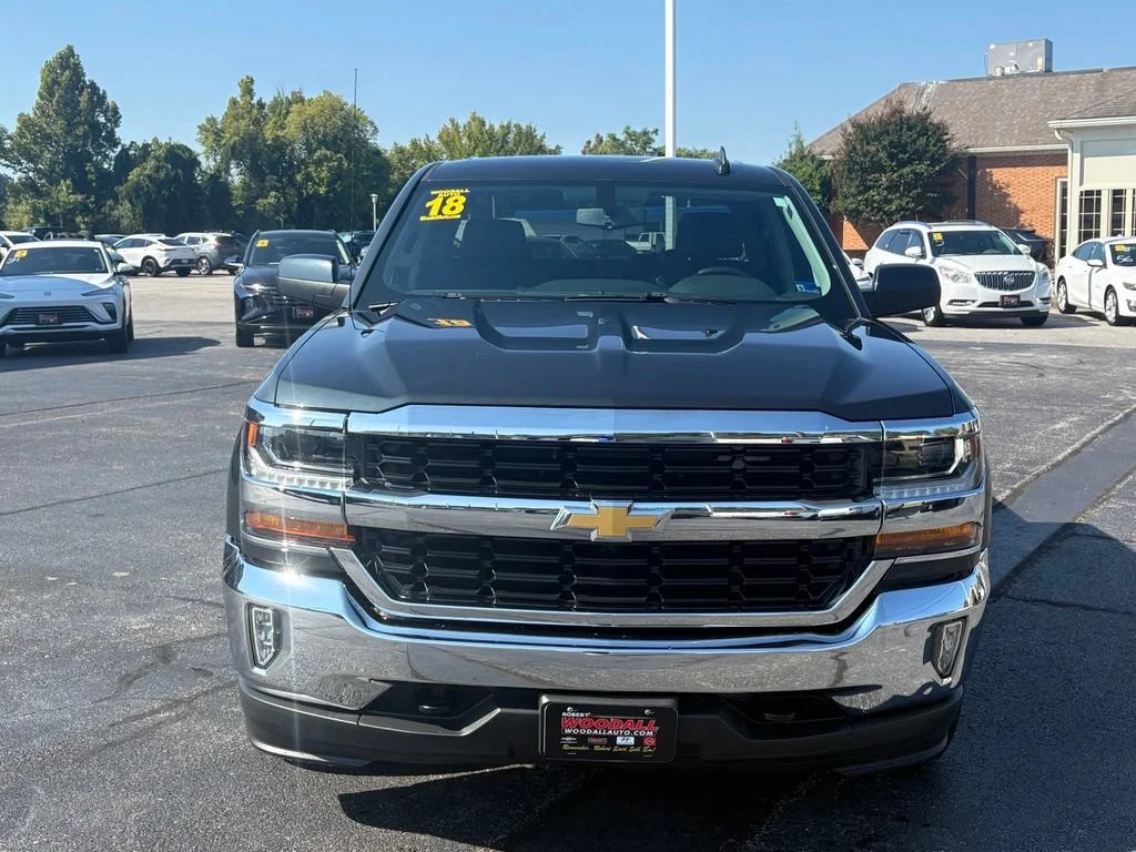Used 2018 GRAPHITE METALLIC Chevrolet LT image 1