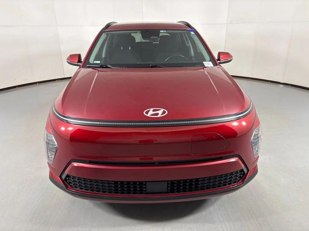 Used 2025 Red Hyundai SEL image 3