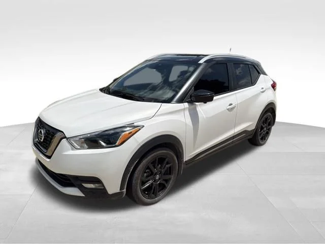 Used 2020 White Nissan SR image 8