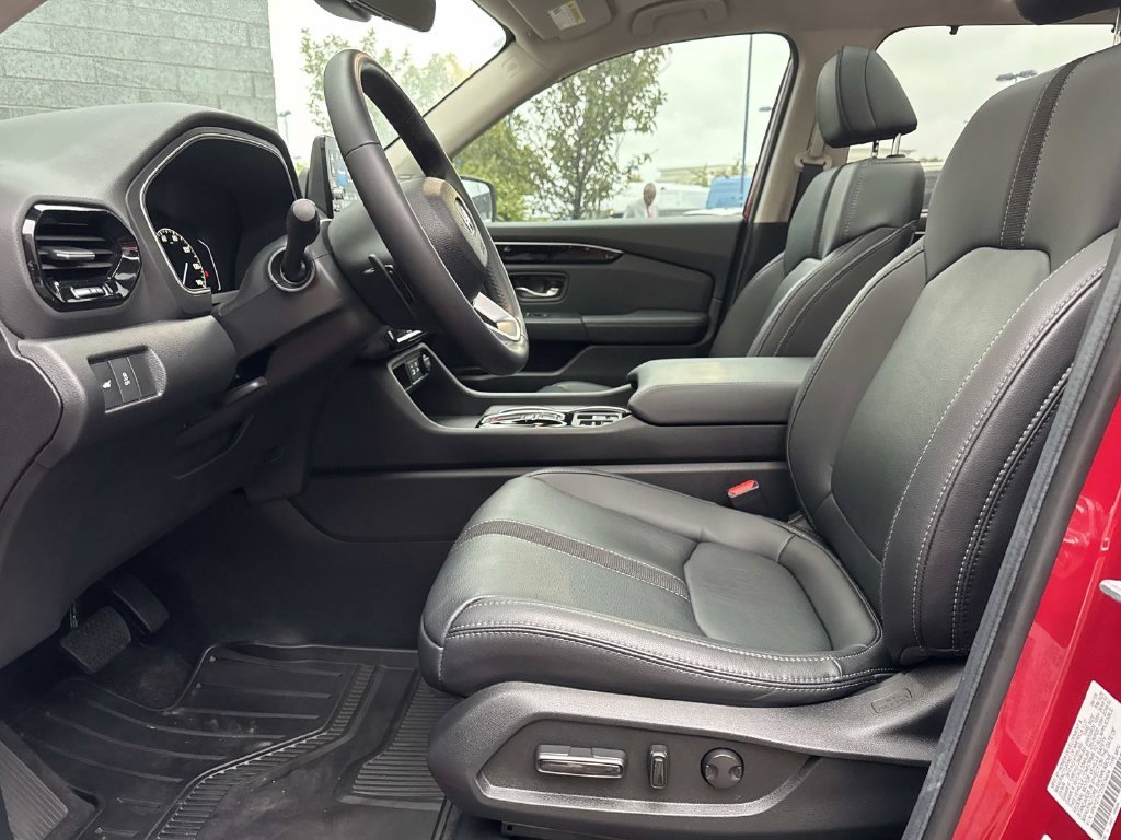 Used 2025 Red Honda Touring image 20