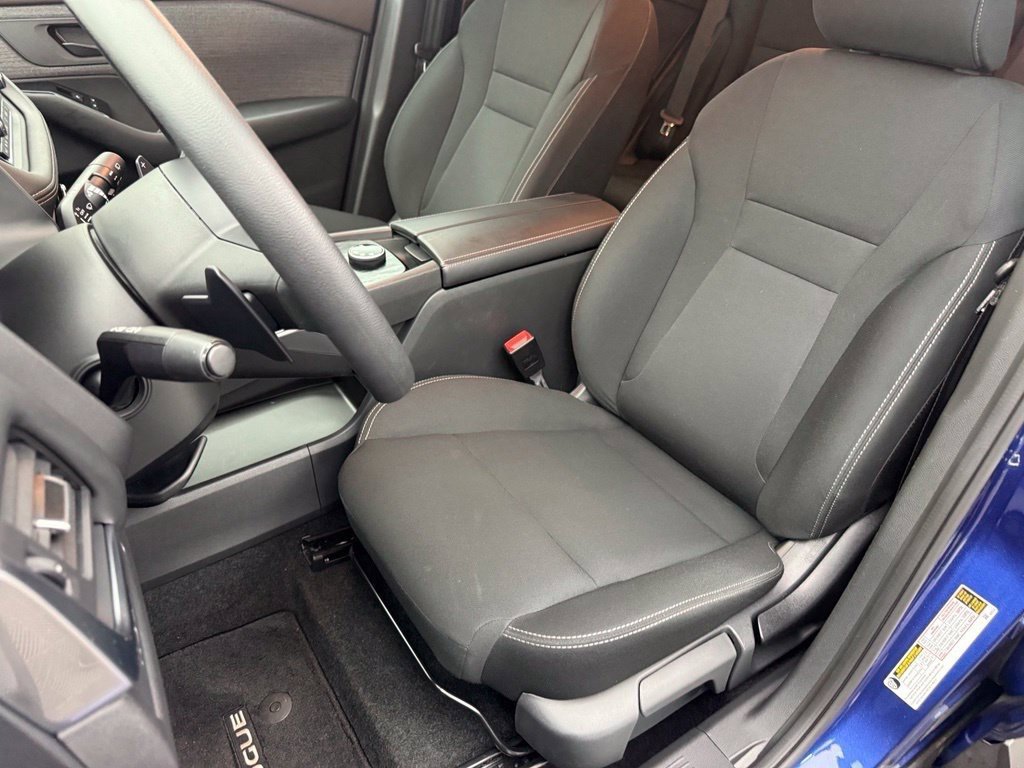 Used 2023 Blue Nissan S image 22