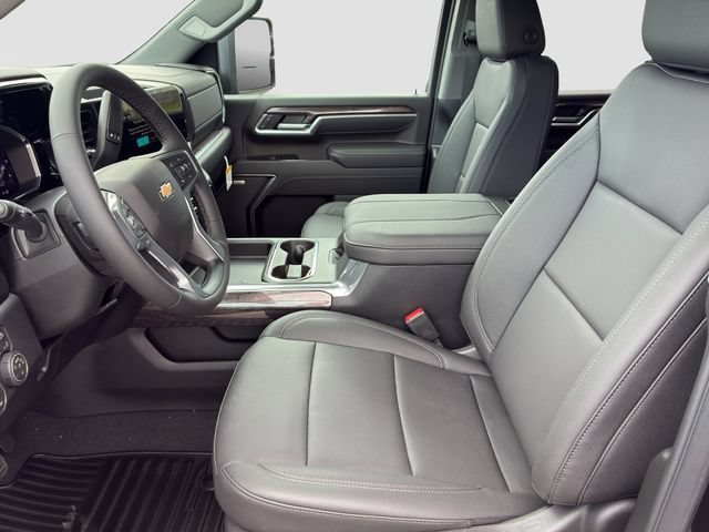 2026 Chevrolet Silverado 3500 HD LTZ - Photo 7