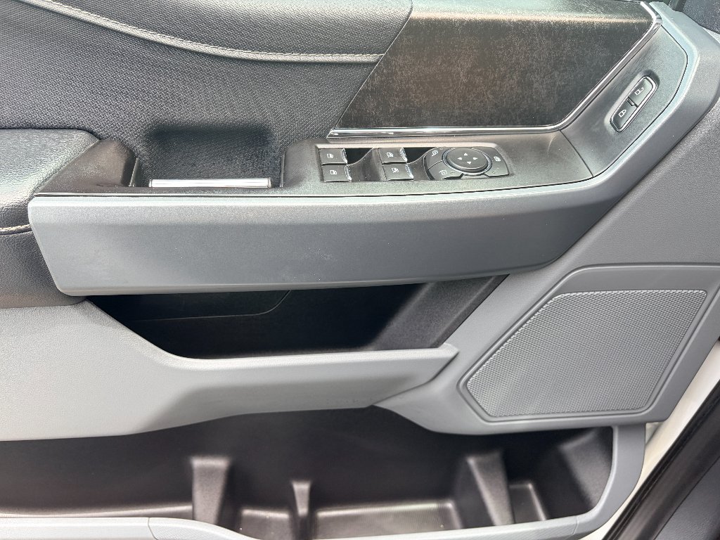 Used 2022 Oxford White Ford XLT image 12