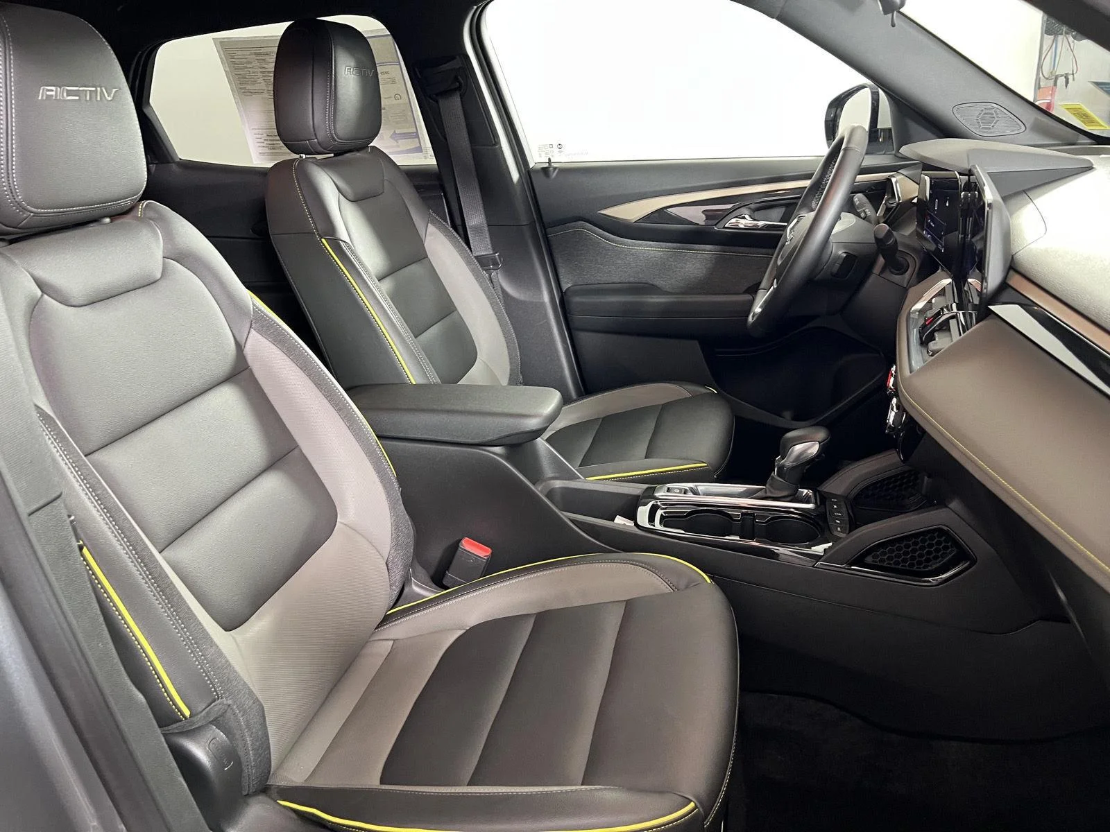 Used 2025 Sterling Gray Metallic Chevrolet ACTIV image 27