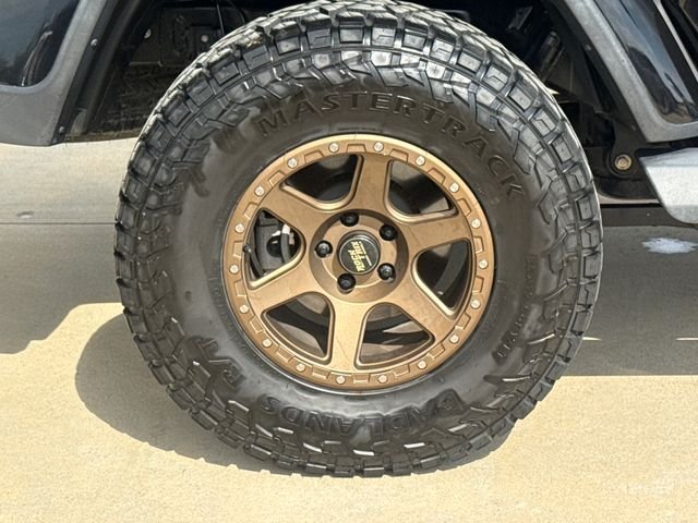 Used 2020 Black Jeep Overland image 10