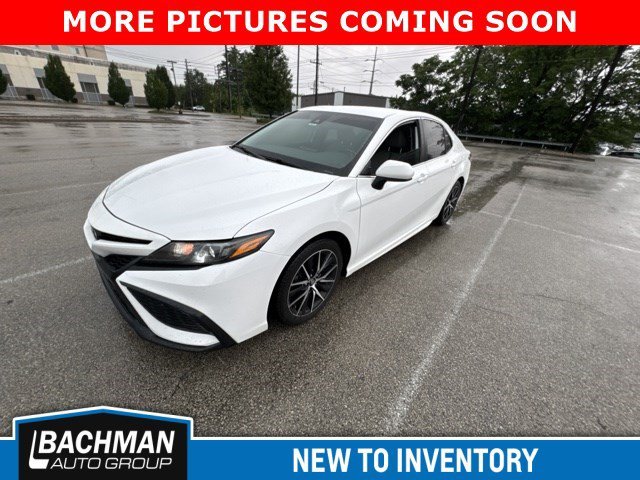 Used 2021 Super White Toyota SE image 4
