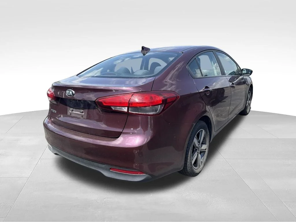 Used 2018 Red Kia LX image 2