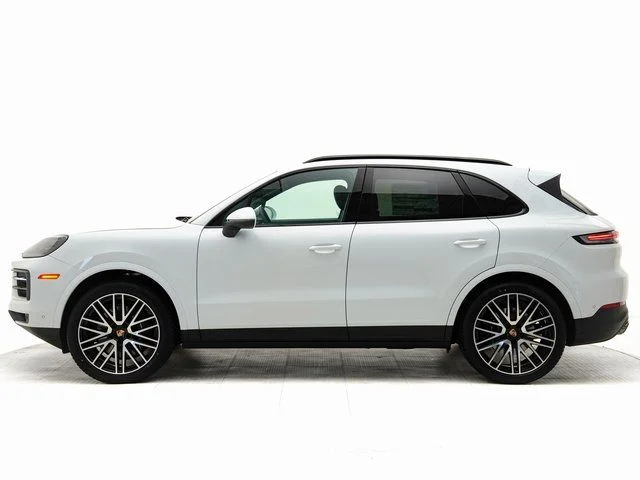Certified Used 2025  Porsche  image 2