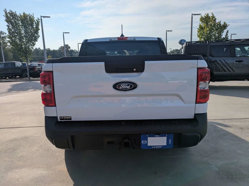 New 2026 Oxford White Ford XL image 5