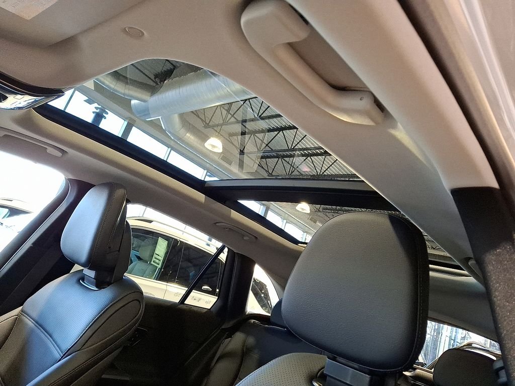 Used 2026 Cirrus Silver Metallic Mercedes-Benz GLC 300 image 9