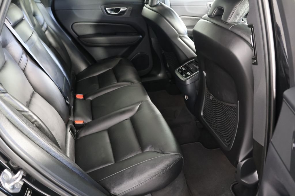 Used 2019 Black Volvo T5 Inscription image 22