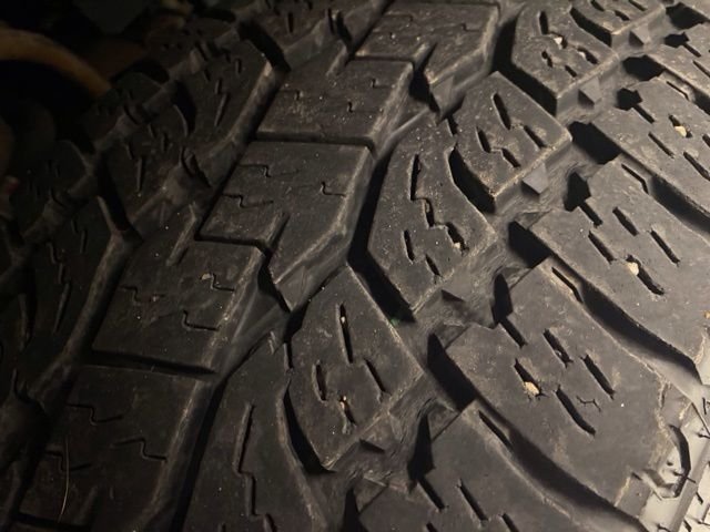 Used 2011 Red GMC SLE image 16