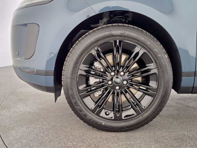 New 2026 Tribeca Blue Land Rover S image 9