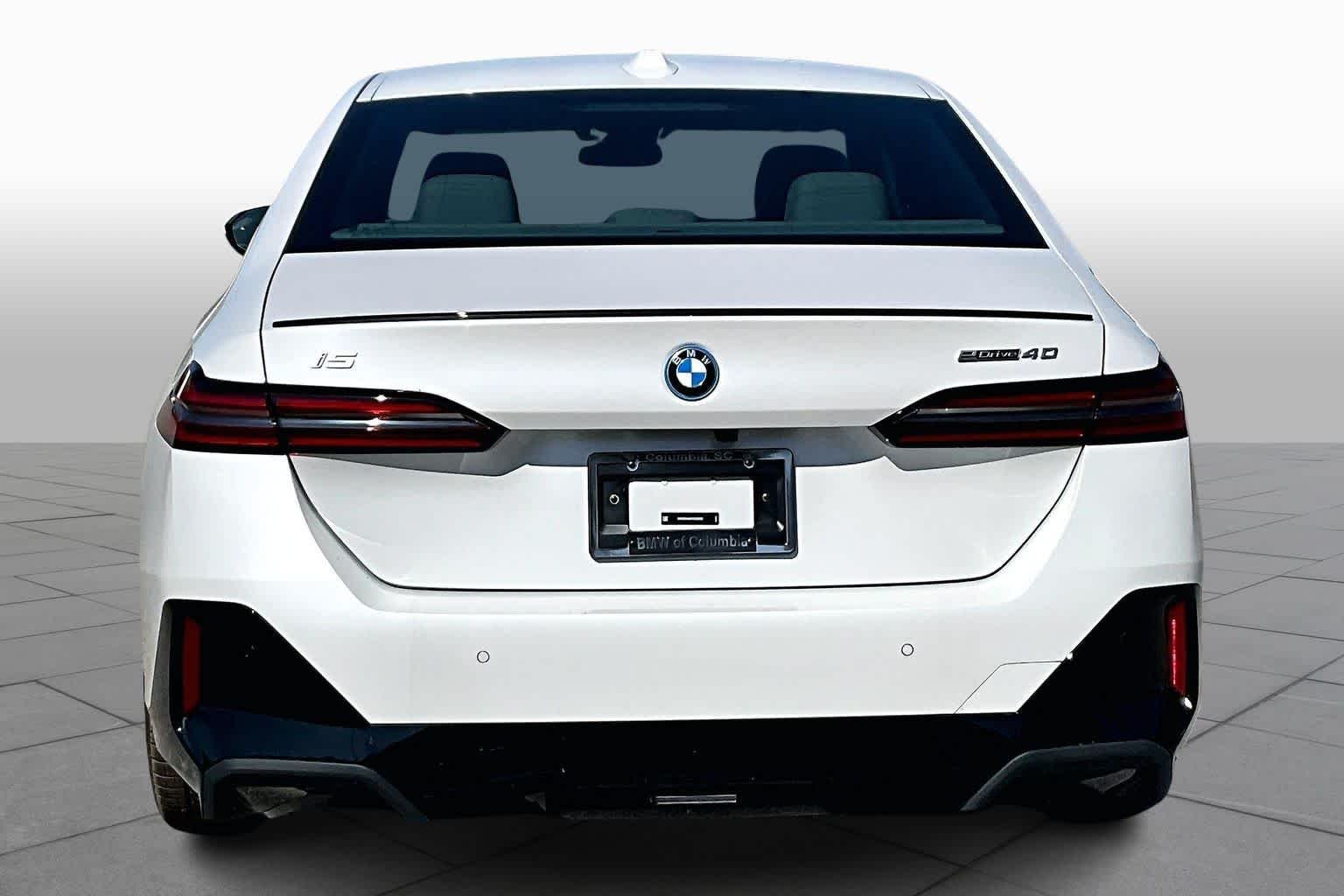 New 2026 Mineral White Metallic BMW eDrive40 image 4