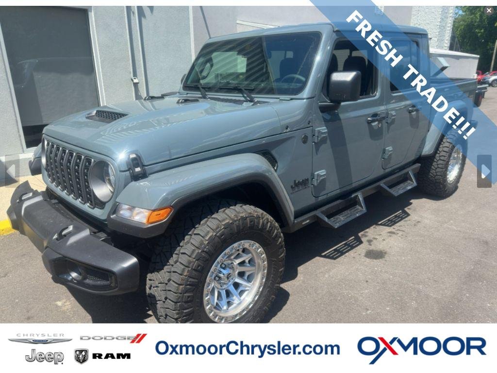 2025 Jeep Gladiator Sport S Auto's photo