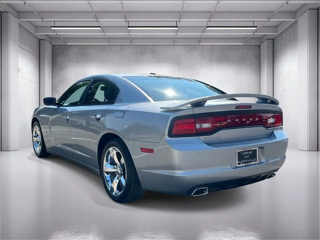 Used 2013 Silver Dodge SXT image 5