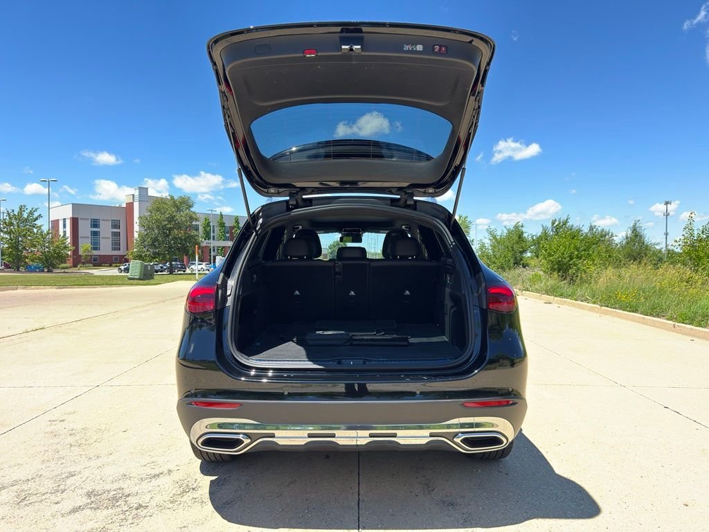 Used 2026 Black Mercedes-Benz GLC 300 image 30