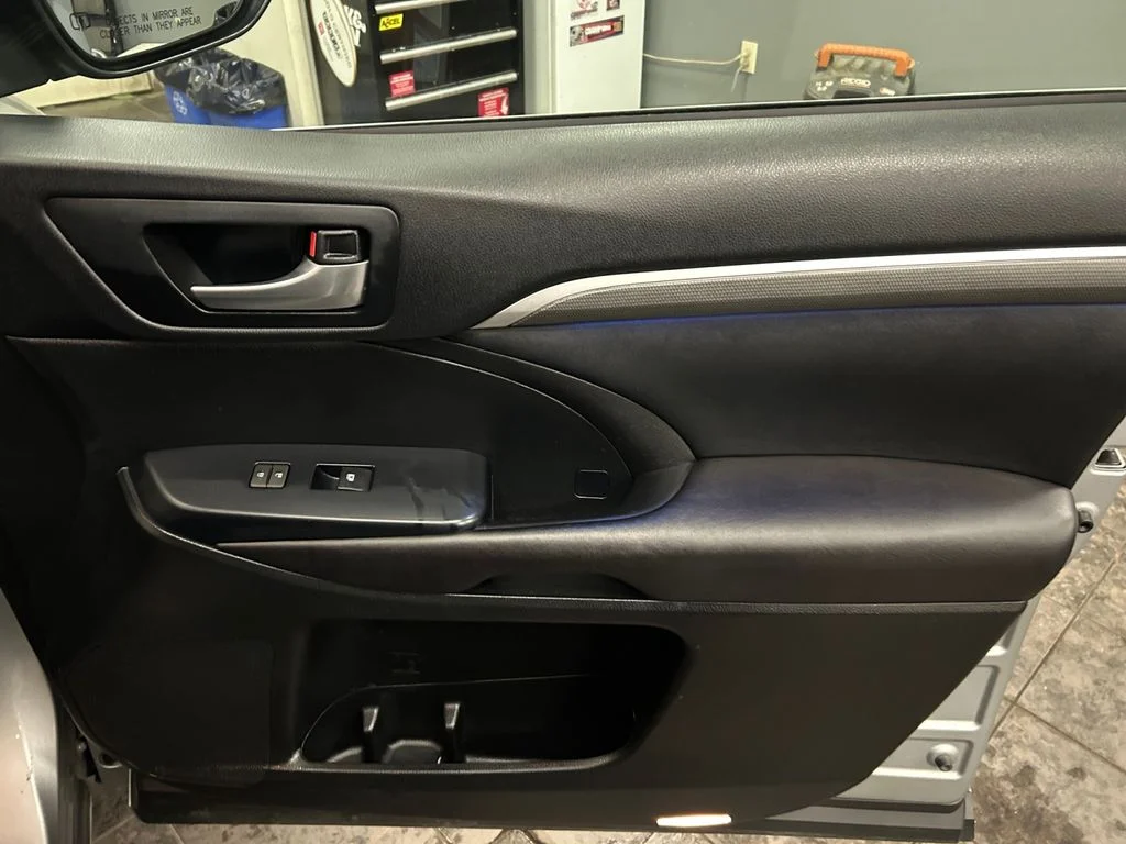 Used 2017 Celestial Silver Toyota XLE V6 image 16