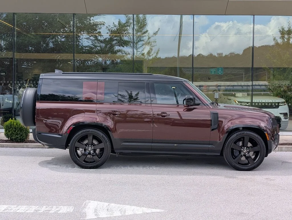 Certified Used 2025 Red Land Rover X-Dynamic SE image 8