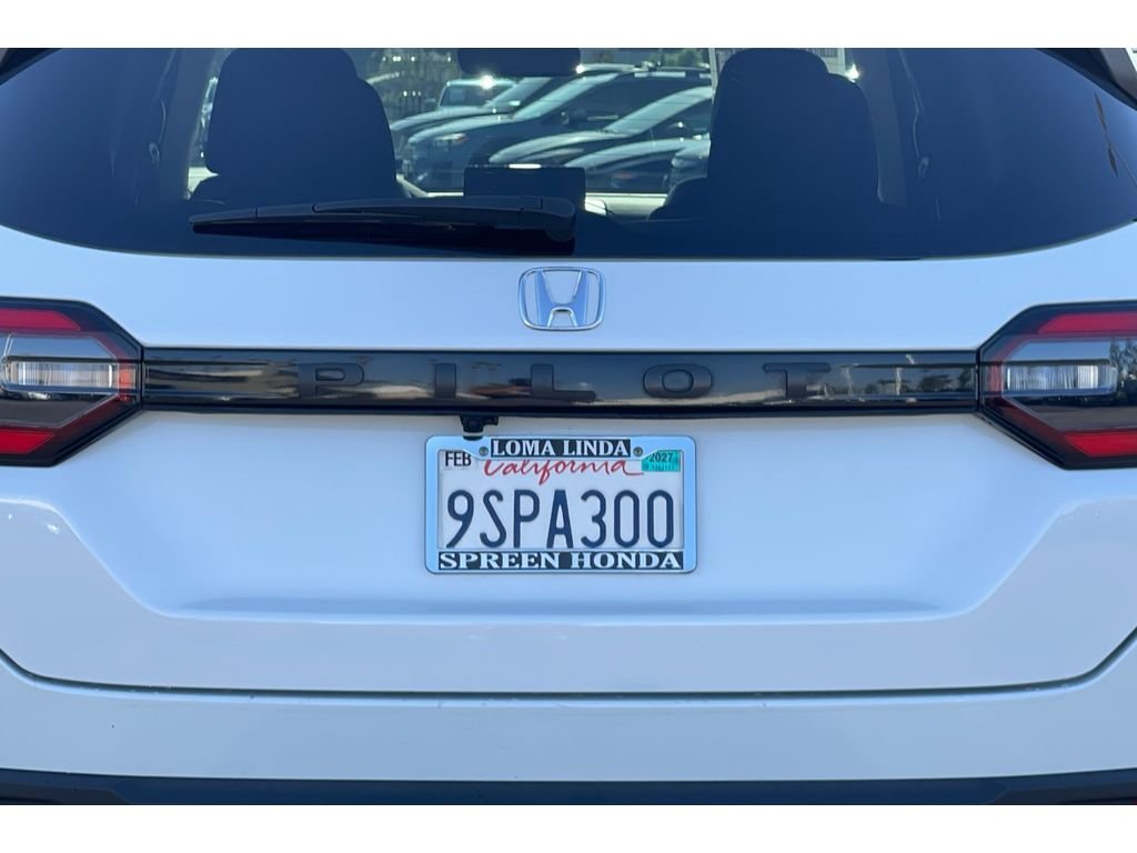 Certified Used 2025 Platinum White Pearl Honda EX-L image 15