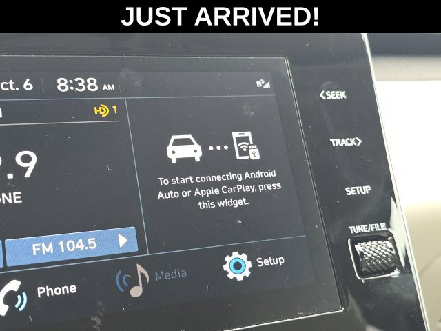 Used 2023 Silver Hyundai SEL image 21