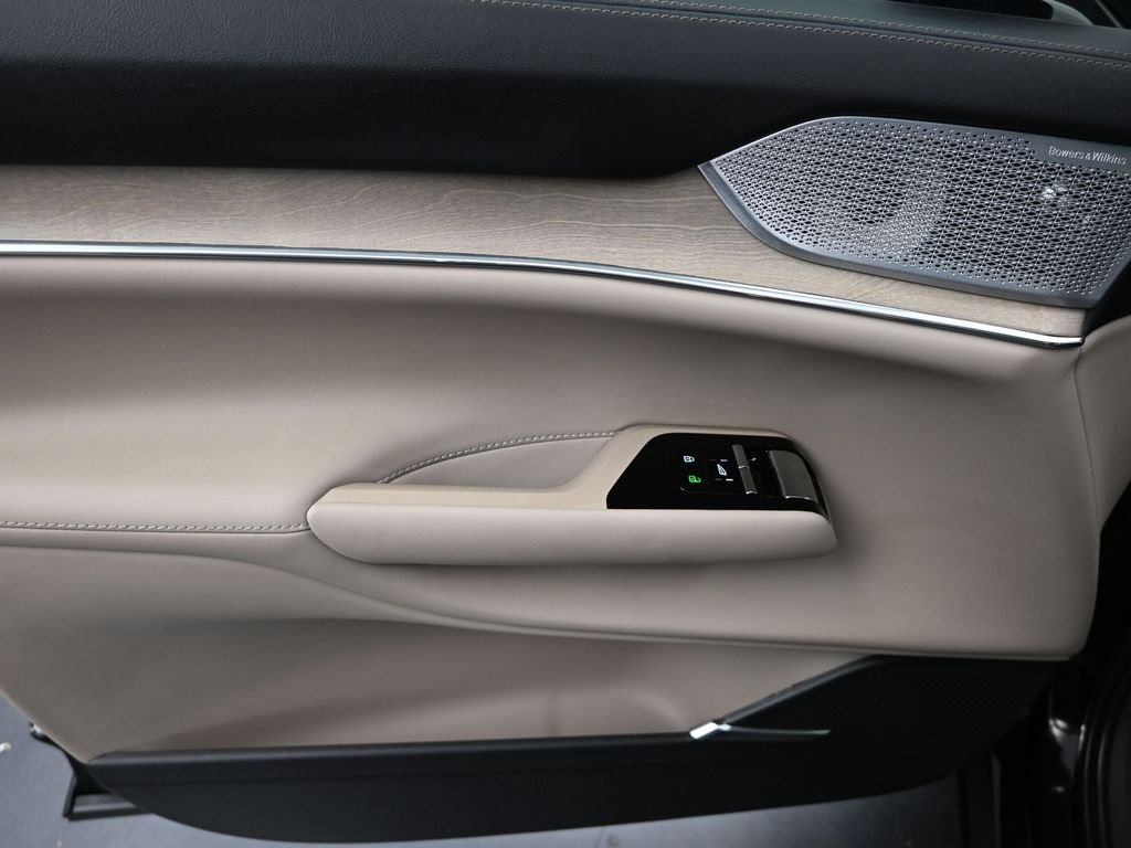 2025 Volvo EX90 Ultra - Photo 14