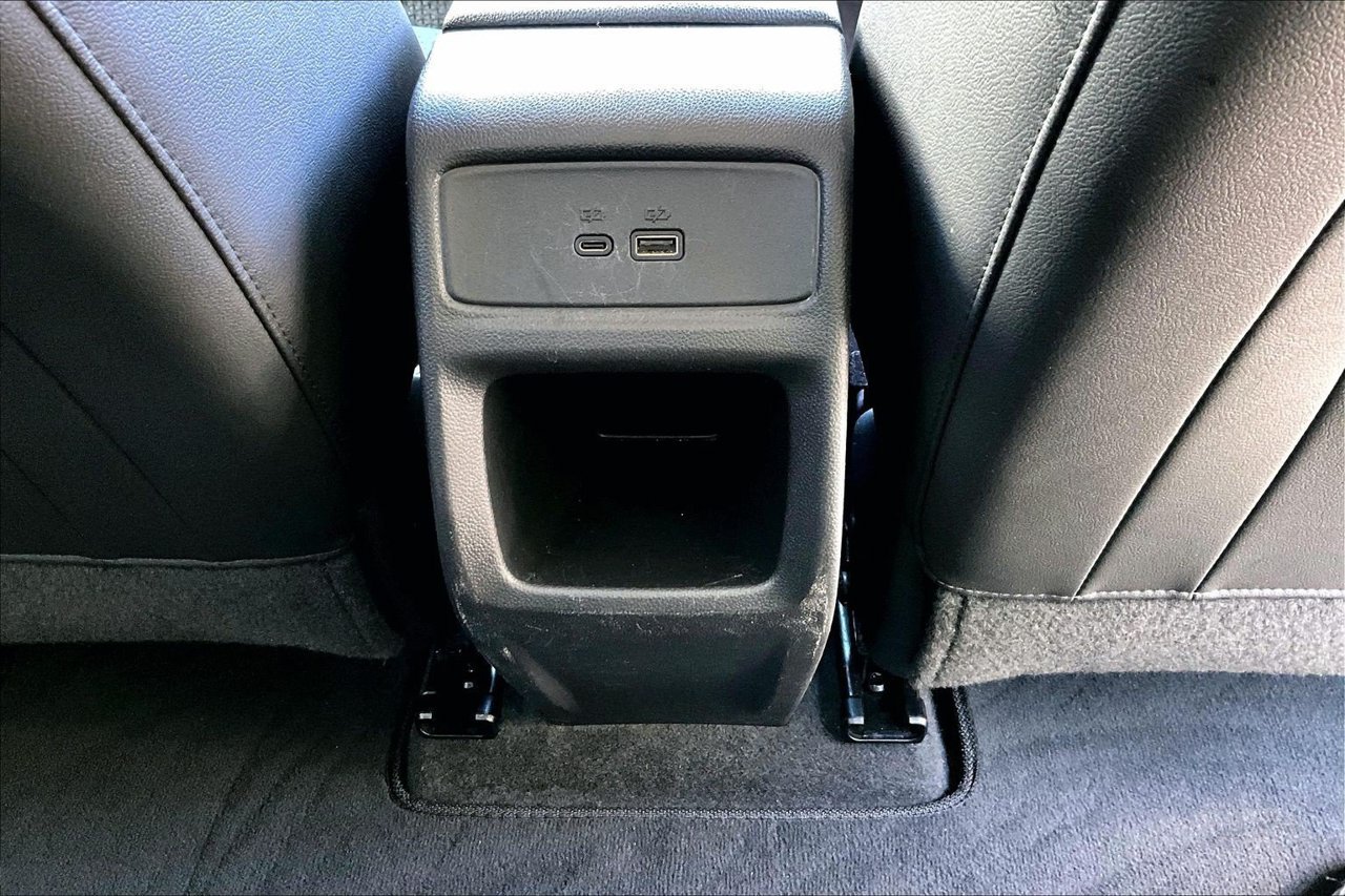 Used 2025 White Chevrolet LT image 14