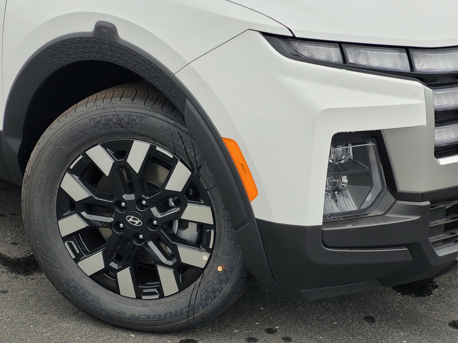 2026 Hyundai Santa Cruz SEL Activity photo 2