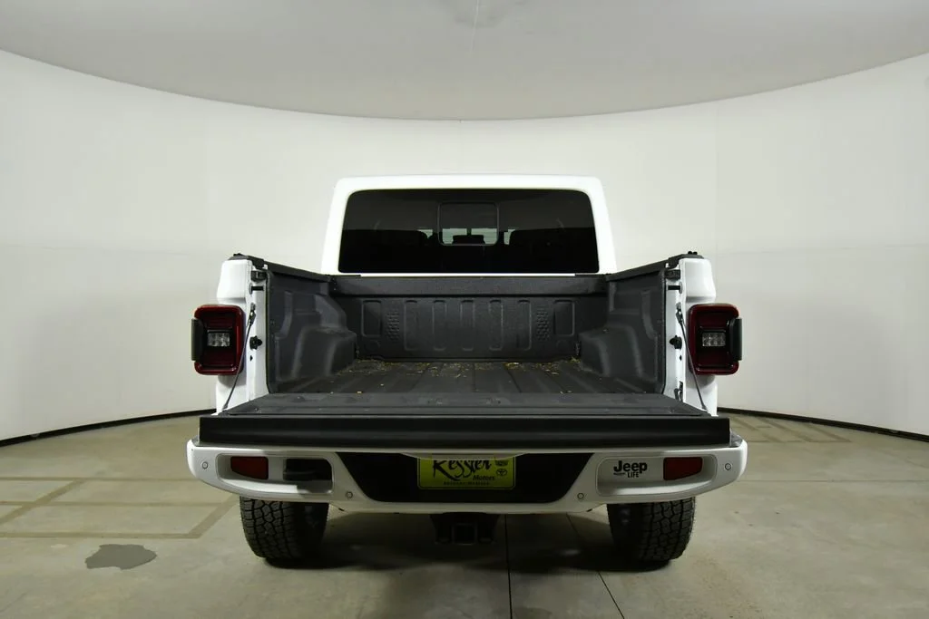 Used 2021 Gray Jeep High Altitude image 25