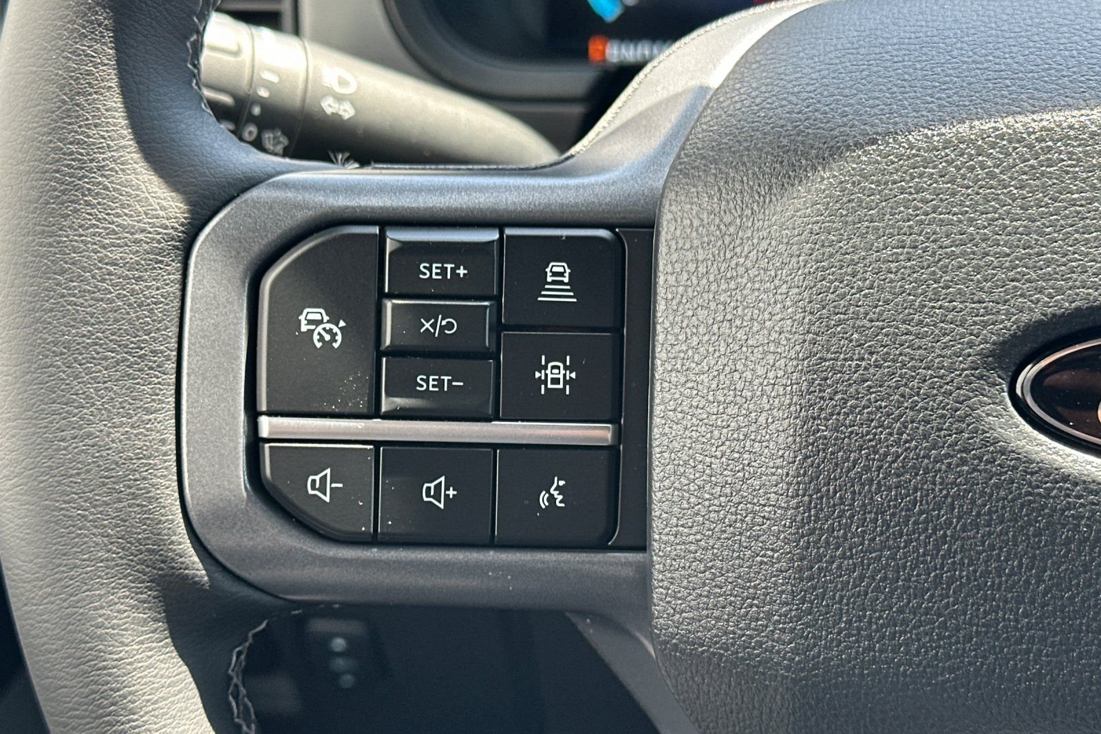 Used 2025 White Ford Lariat image 25