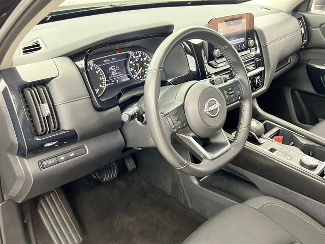 2025 Nissan Pathfinder SV - Photo 7