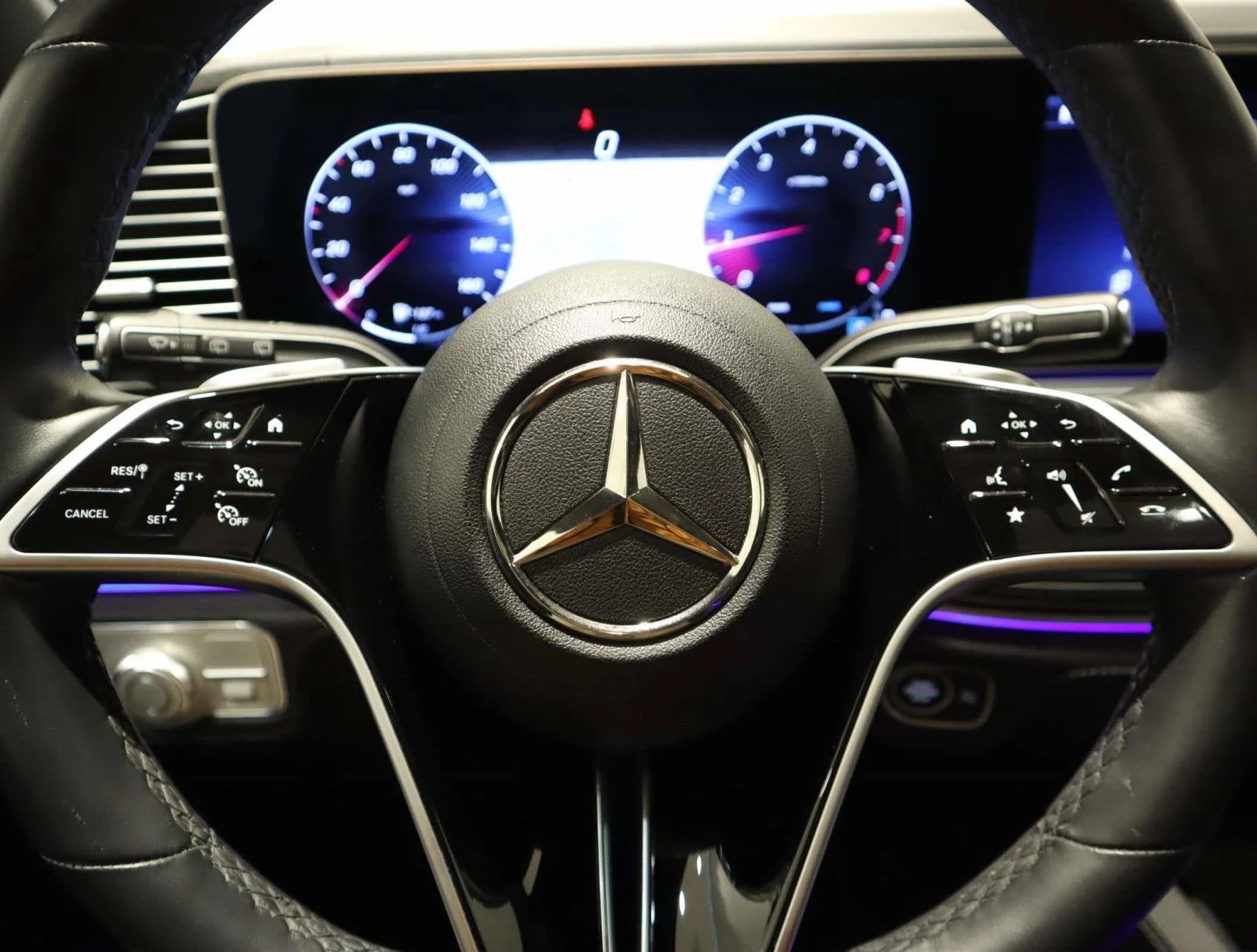 Used 2024 White Mercedes-Benz GLE 350 image 25