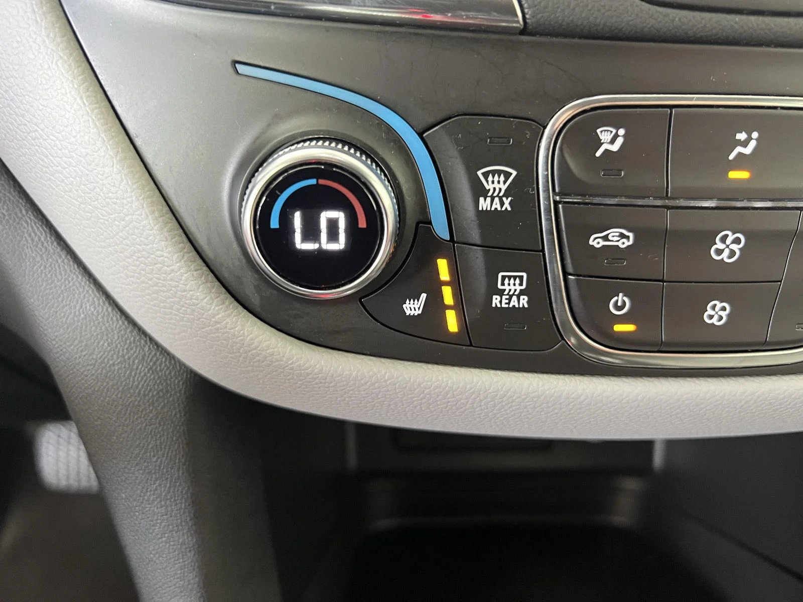 Used 2021 Silver Ice Metallic Chevrolet LT image 23