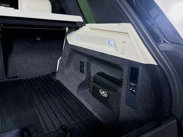 Certified Used 2025 Santorini Black Land Rover SE image 27