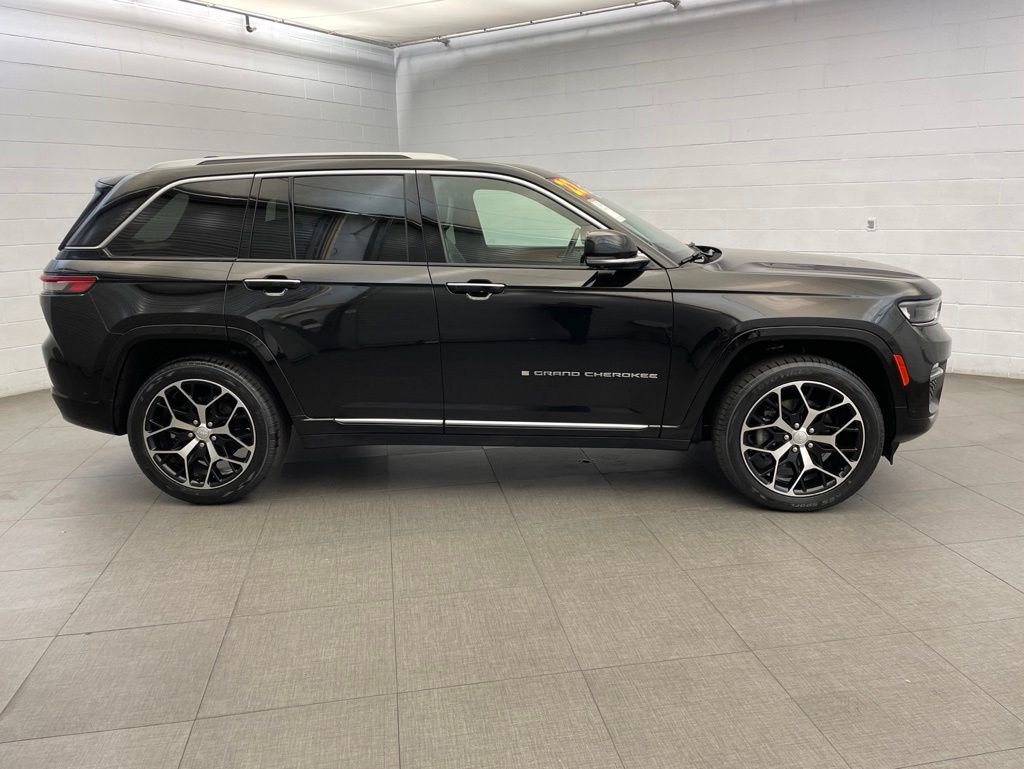 Certified Used 2022 Black Jeep Summit image 3