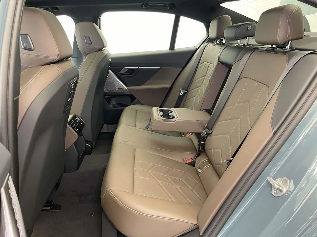 2026 BMW 5 Series 550e - Photo 16