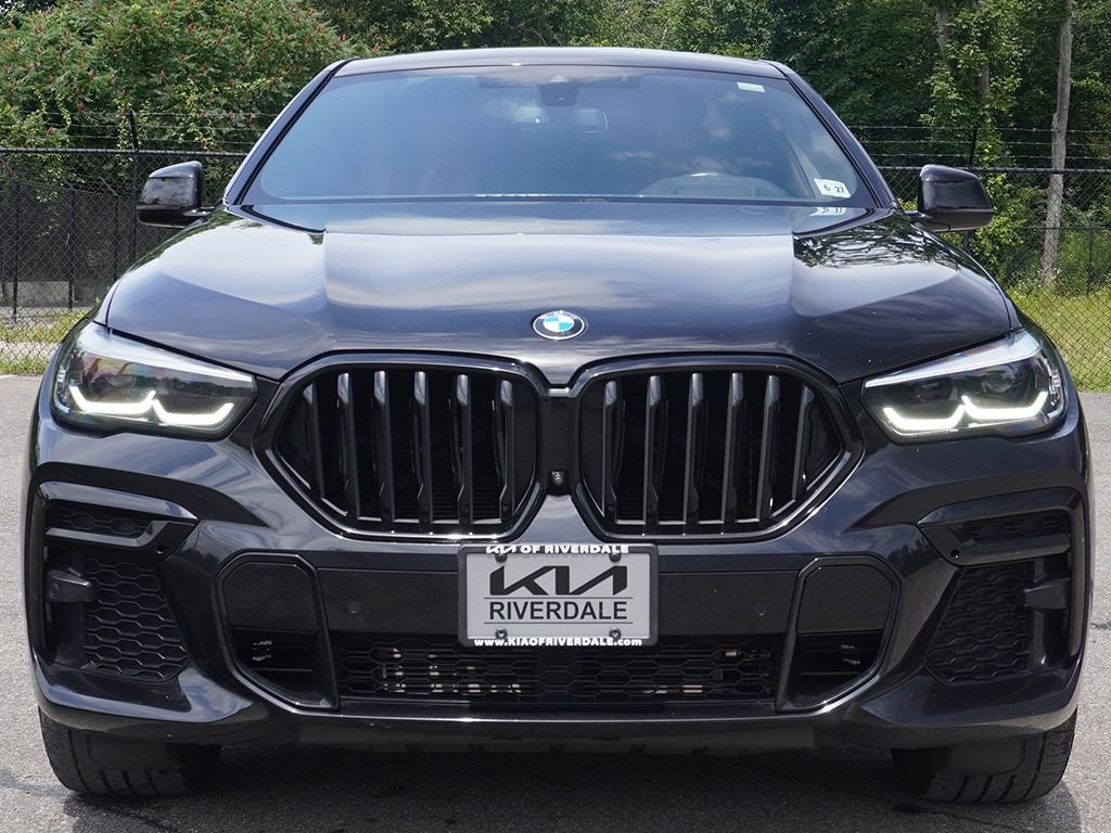 Used 2022 Black BMW xDrive40i image 11