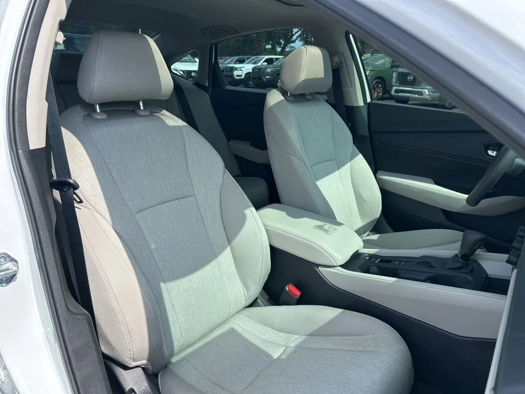 Used 2025 Platinum White Pearl Honda SE image 40