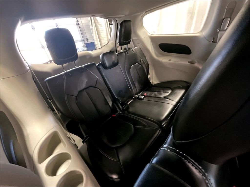 Used 2023 White Chrysler Touring L image 17