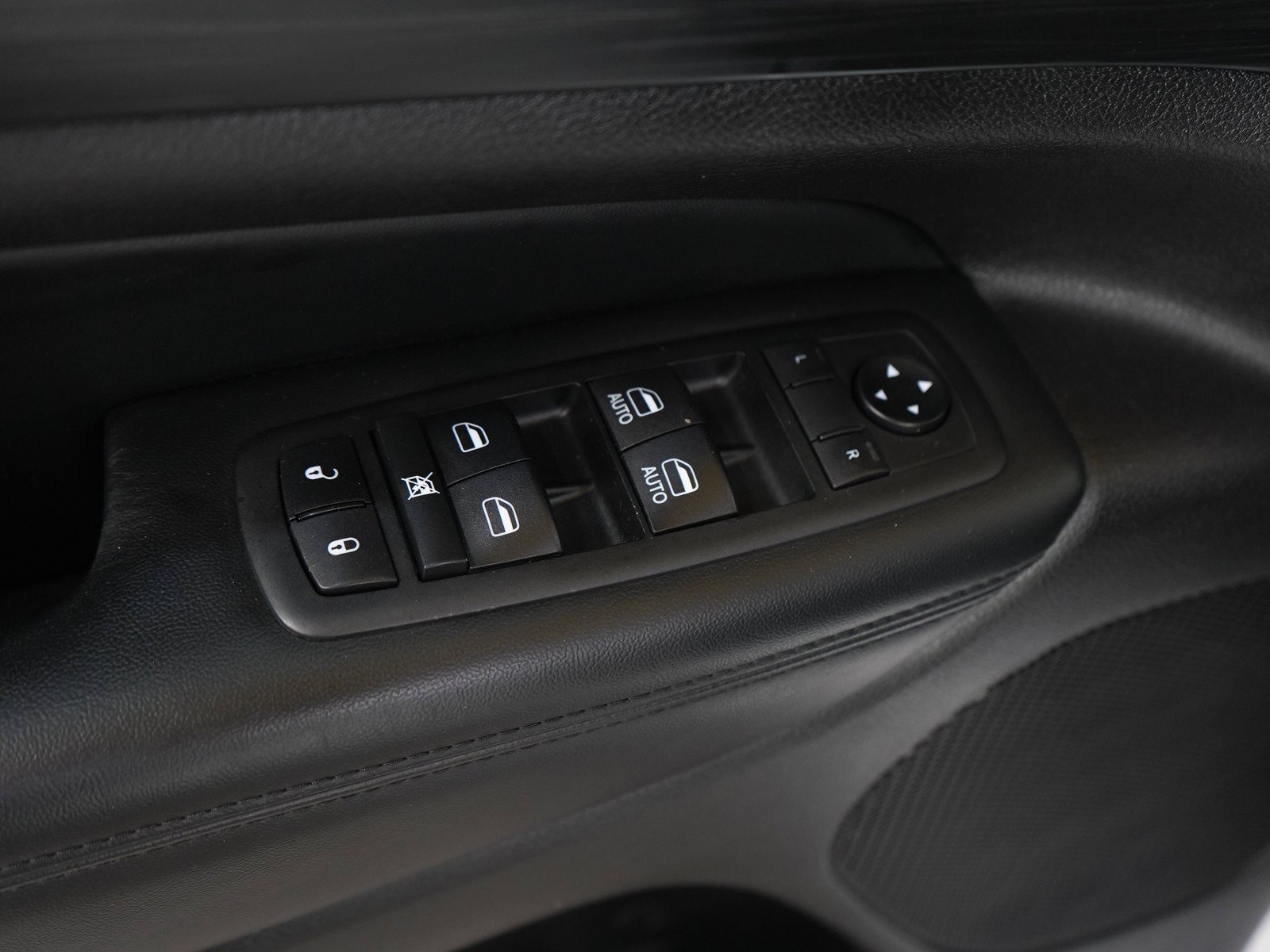 Used 2020 Bright White Clearcoat Jeep Altitude image 20
