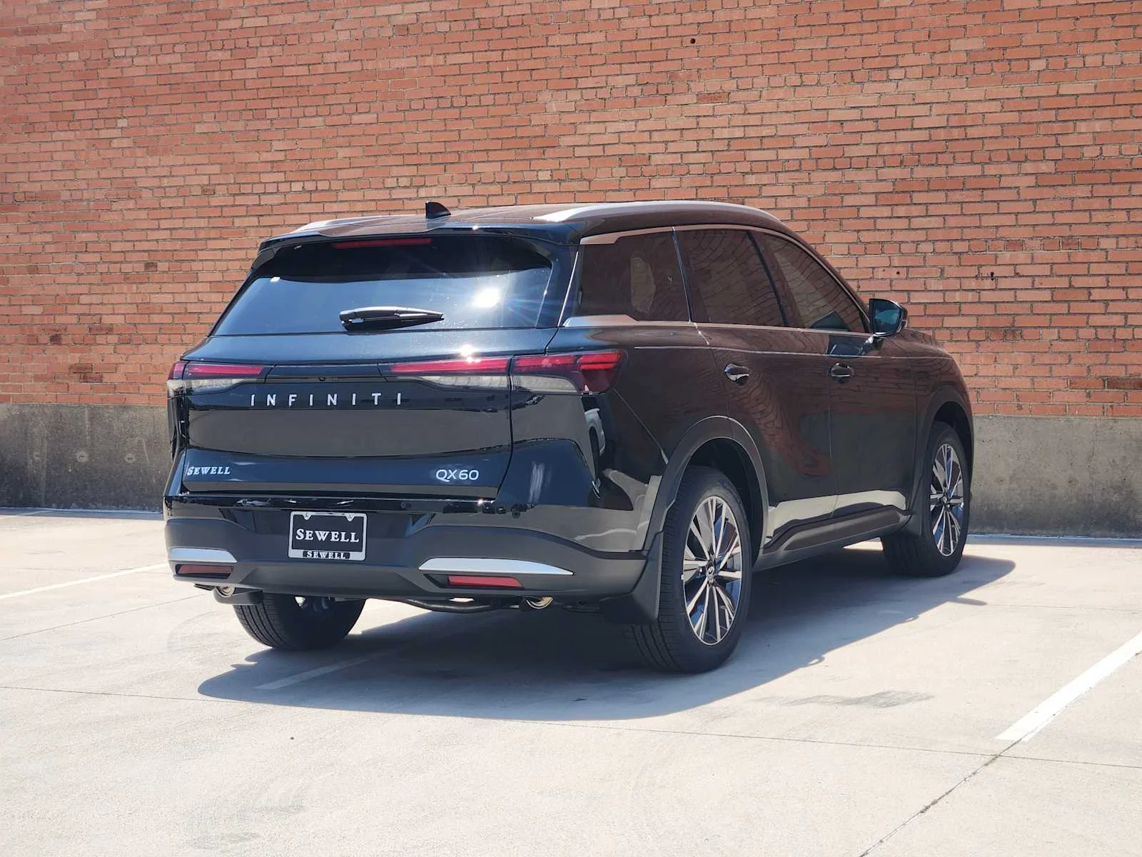 New 2027 MINERAL BLACK INFINITI Luxe FWD image 3