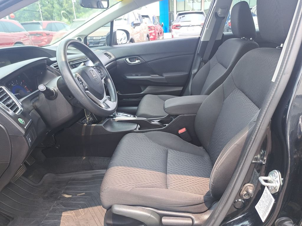 Used 2015 Black Honda SE image 19
