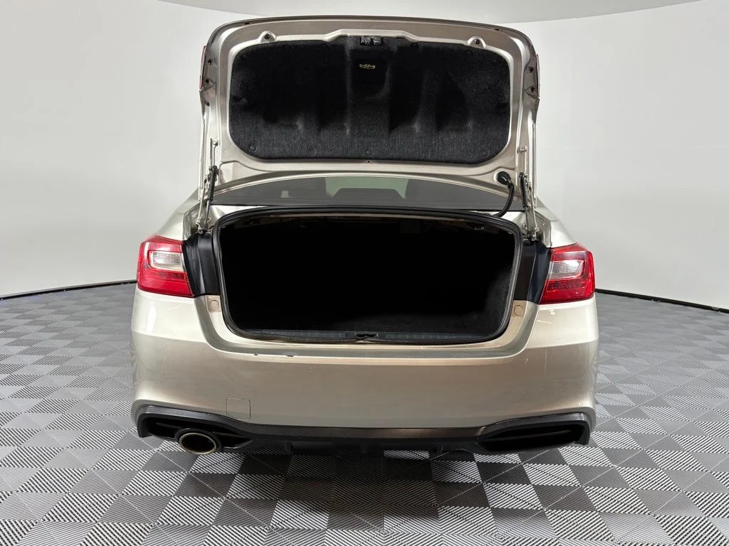 Used 2018 Gray Subaru 2.5i image 10