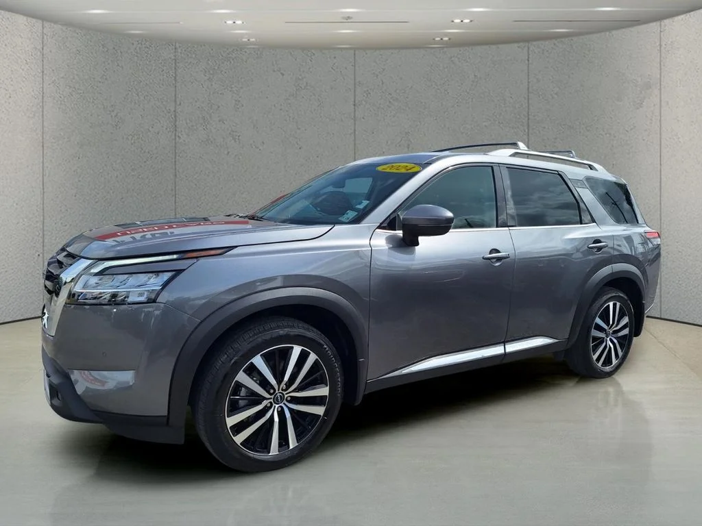 2024 Nissan Pathfinder Platinum 2WD's photo