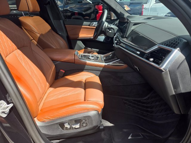 2026 BMW X7 M60i - Photo 16