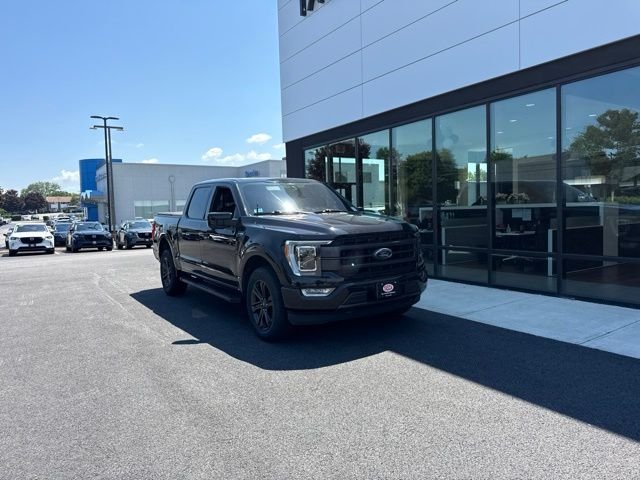 Used 2021 Black Metallic Ford Lariat image 1