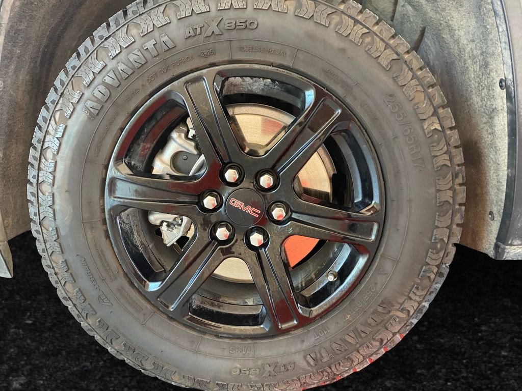 Used 2023 White GMC AT4 image 26