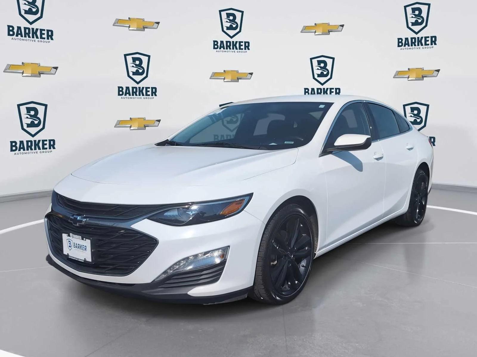 Used 2024 Summit White Chevrolet 1LT image 1